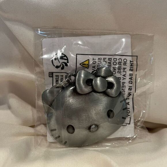 Sanrio Hello Kitty Cat Silver-tone Keychain Bag Charm NEW - Picture 5 of 5
